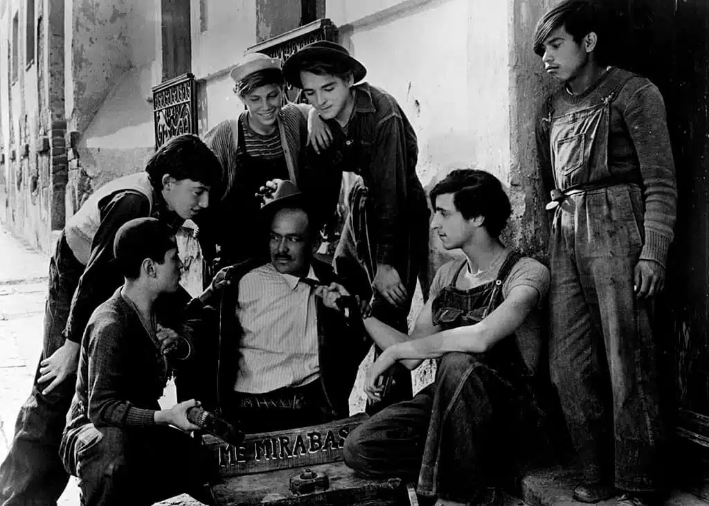 Luis Buñuel: Los Olvidados. Resumen y análisis 2 Luis Buñuel: Los Olvidados. Resumen y análisis